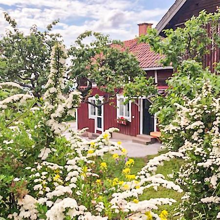 Cozy Home In Raettvik With Kitchen ภายนอก รูปภาพ