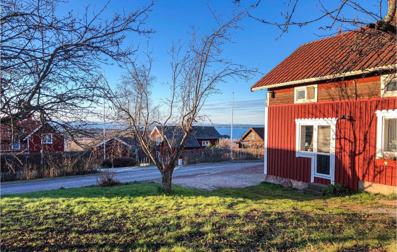 Cozy Home In Raettvik With Kitchen ภายนอก รูปภาพ