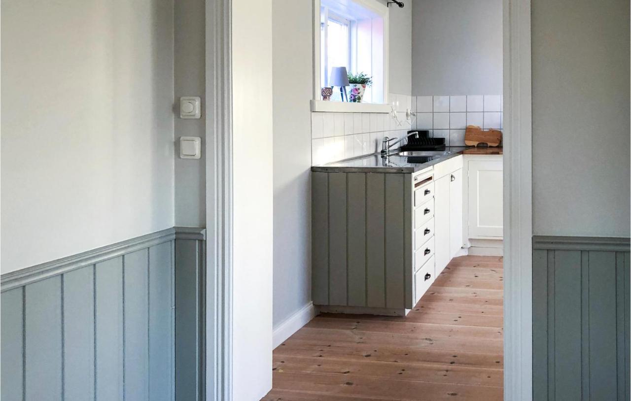 Cozy Home In Raettvik With Kitchen ภายนอก รูปภาพ