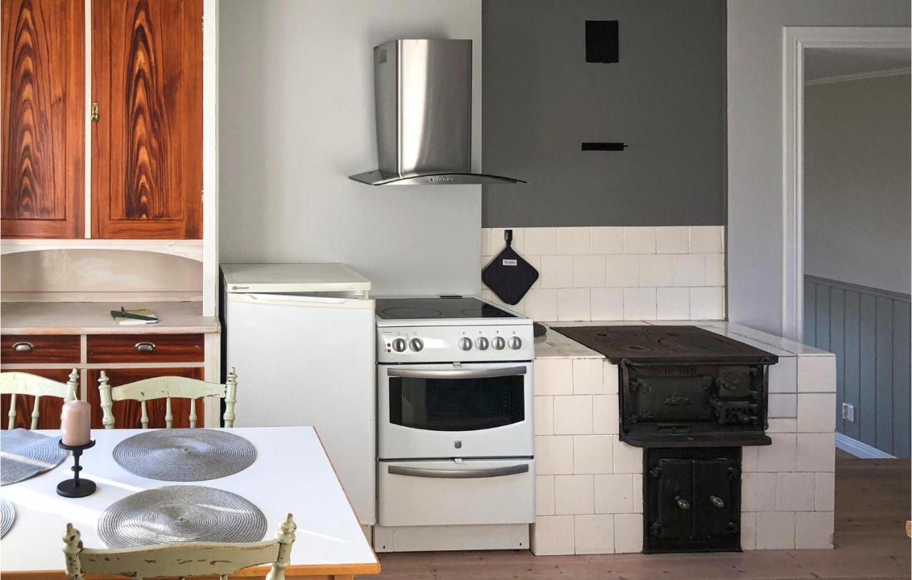 Cozy Home In Raettvik With Kitchen ภายนอก รูปภาพ